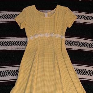 Vintage 90’s gingham and daisy dress